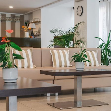 Hotel Carmen Riccione Eksteriør bilde