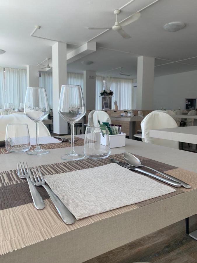 Hotel Carmen Riccione Eksteriør bilde