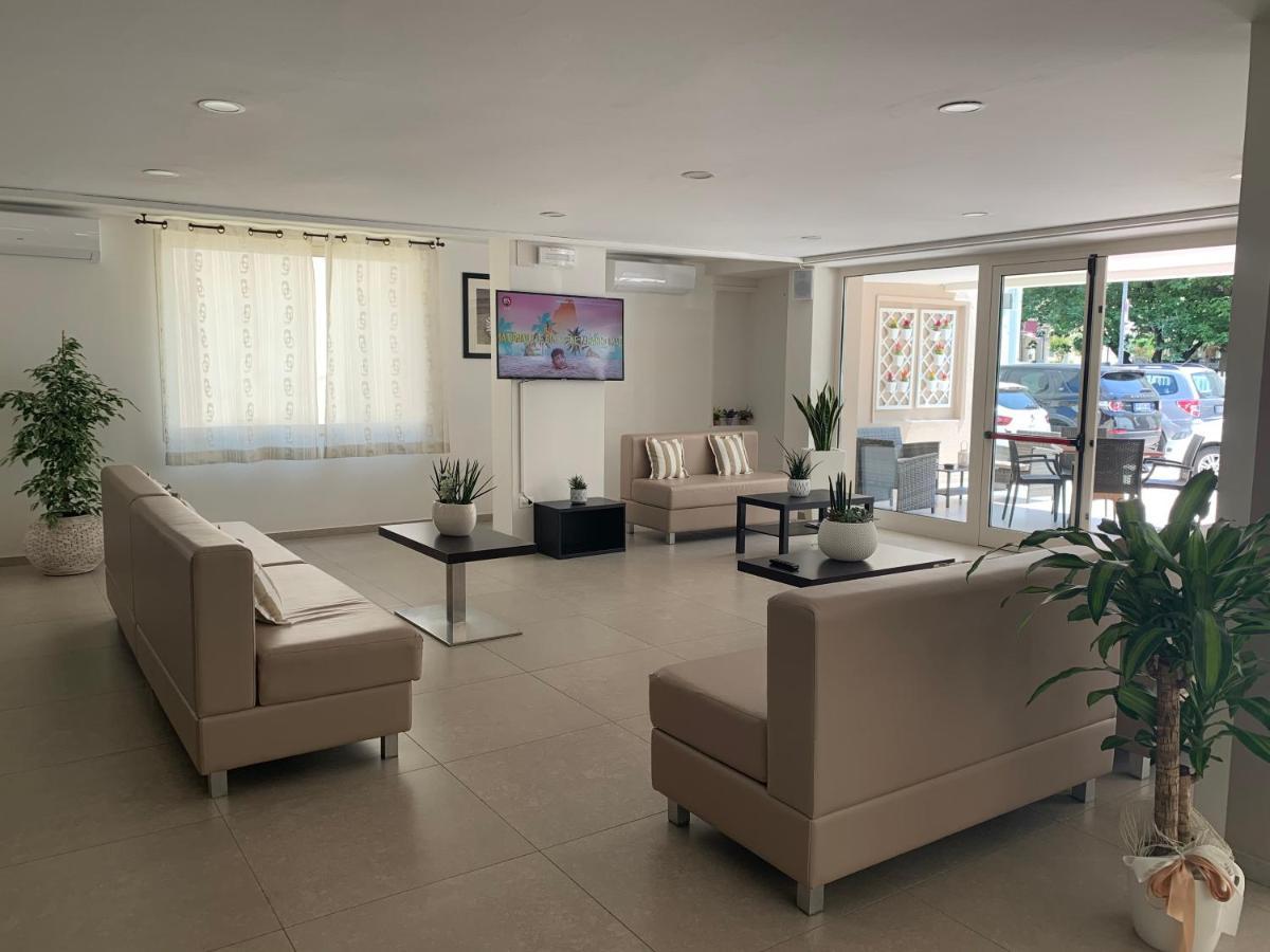 Hotel Carmen Riccione Eksteriør bilde