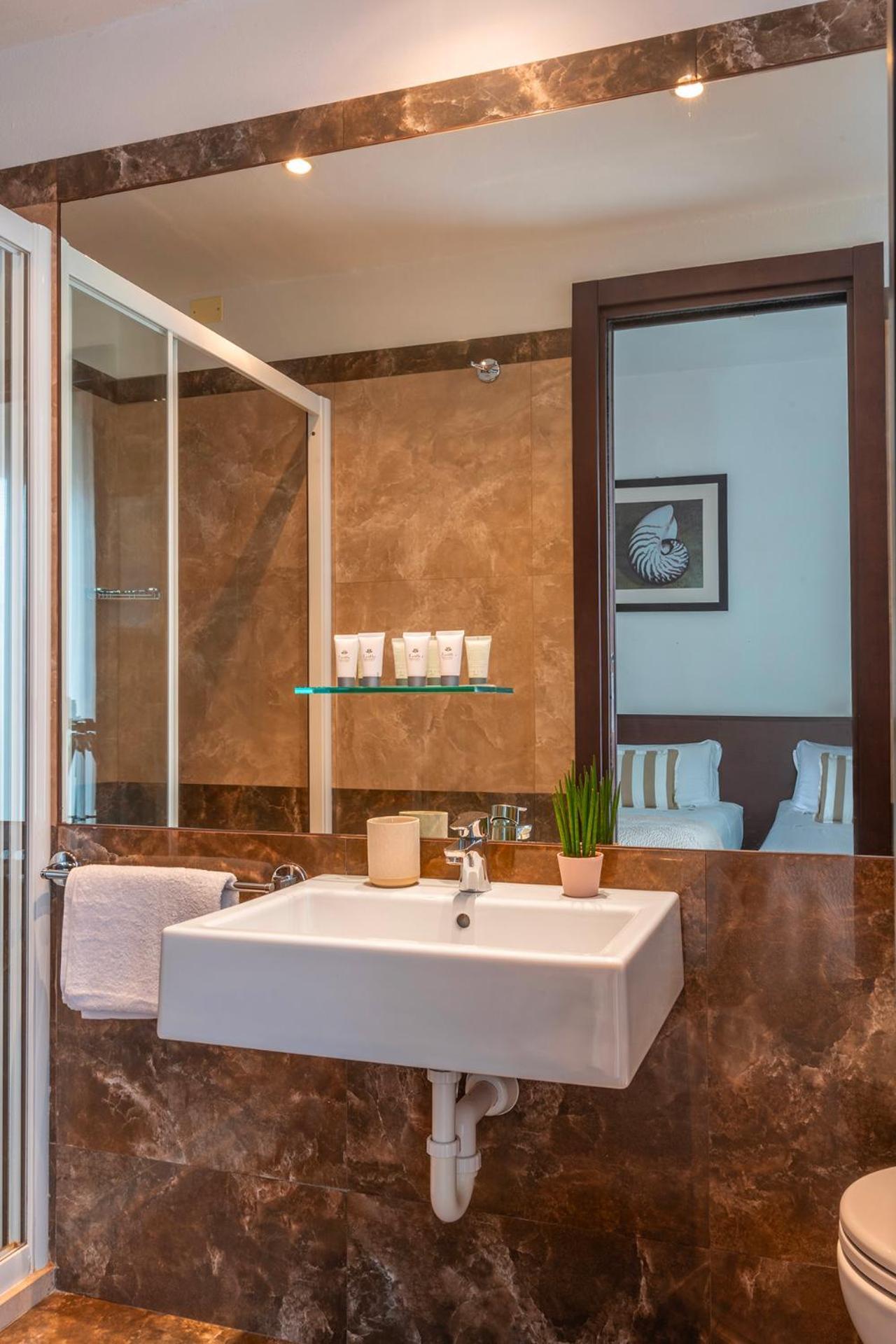 Hotel Carmen Riccione Eksteriør bilde