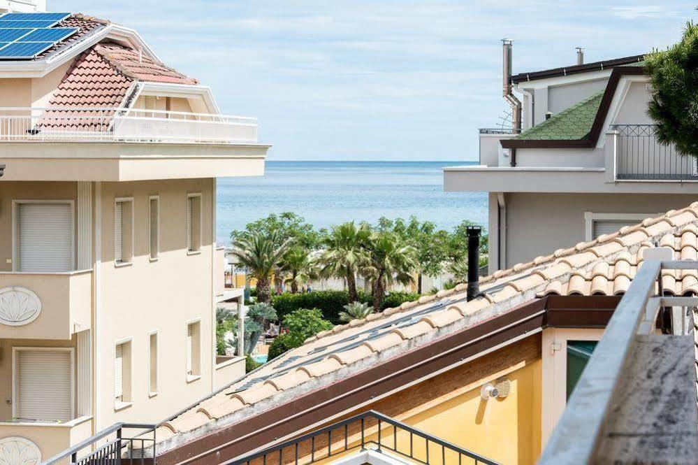 Hotel Carmen Riccione Eksteriør bilde